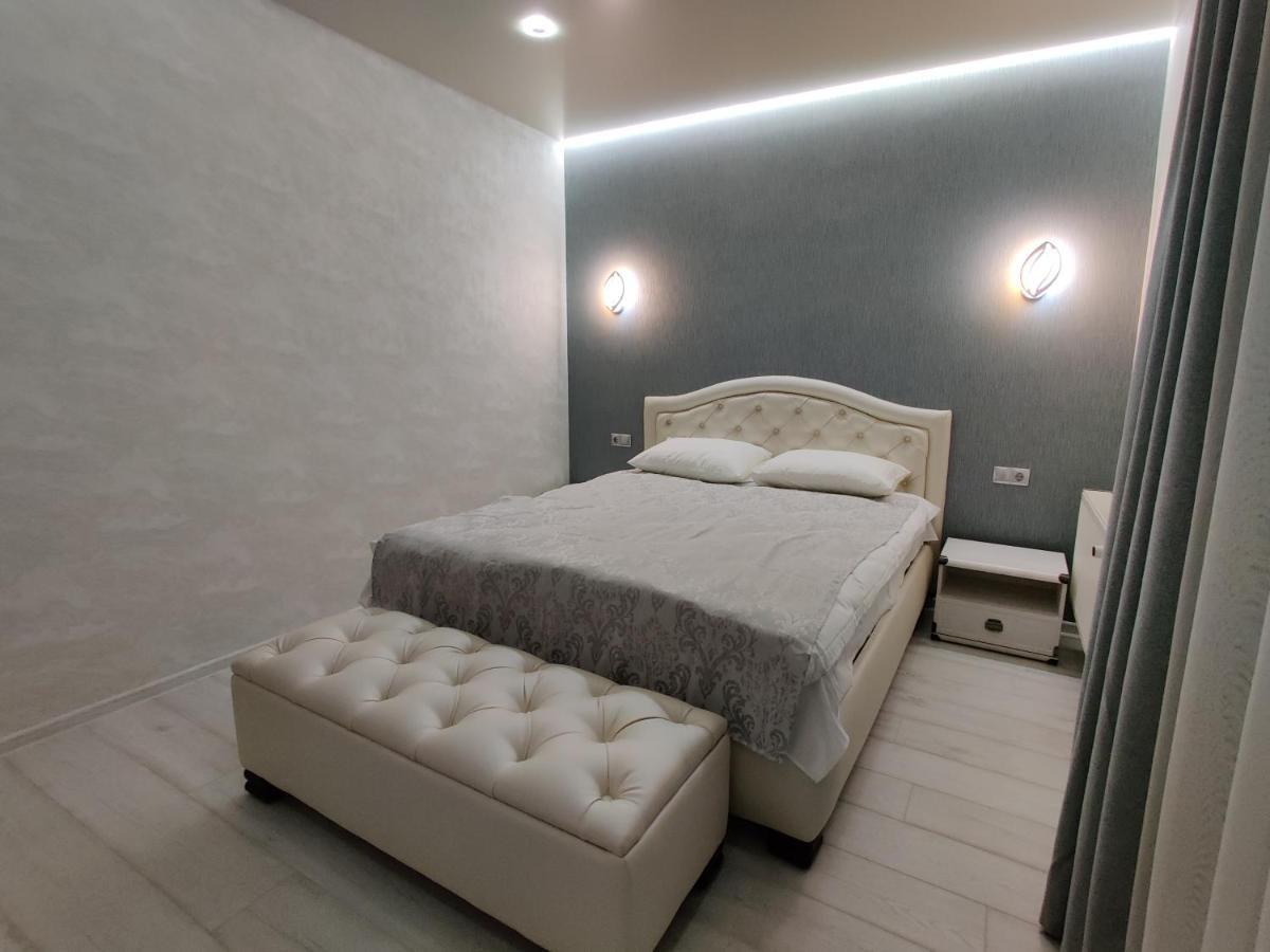 Apartmán Yarovytsya Vip In The Center Luck Exteriér fotografie